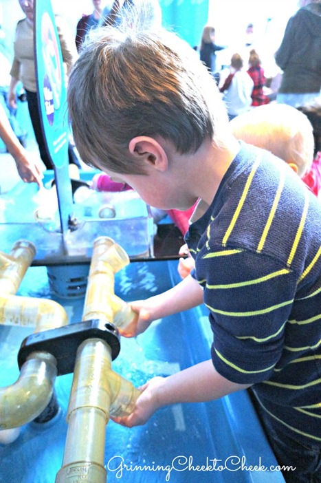 Andrew Water Experiment MN Childrens Museum