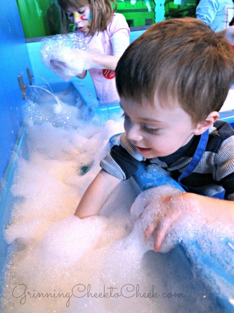 Ethan Bubbles Childrens Museum MN