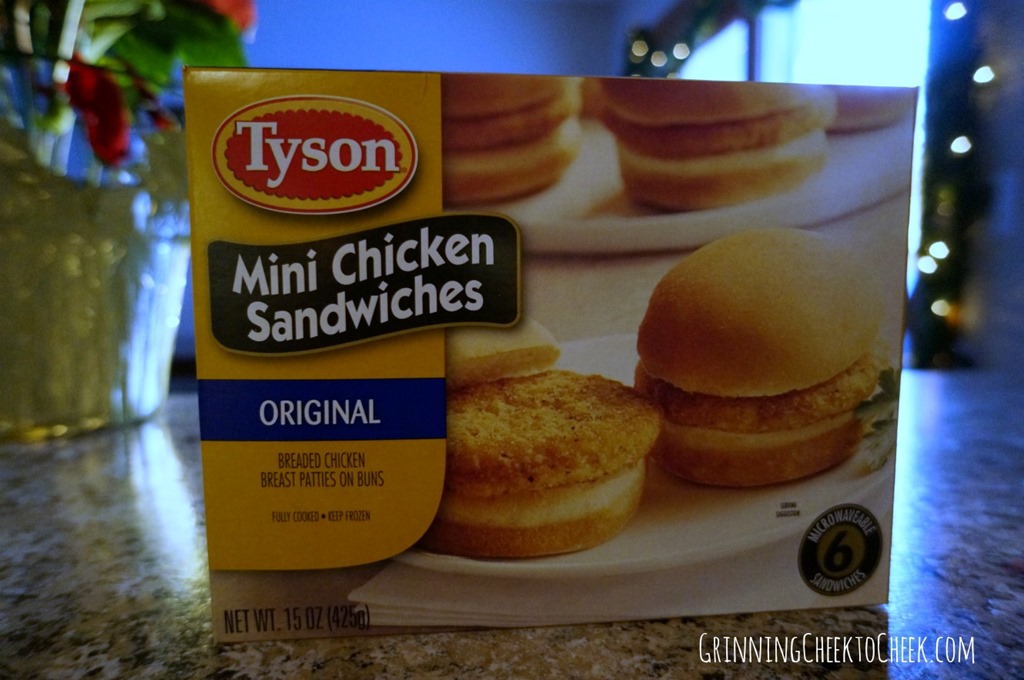 Tyson Mini chicken Sandwiches: Quick Dinner Ideas for Busy Families on-the-Go (Or for Husbands that can’t Cook!). #tysonminis #ad