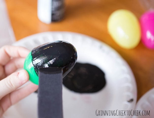 Chalkboard Easter Eggs-1