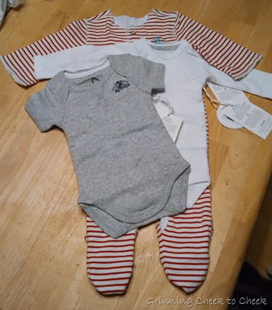 mBaby: Munchkin Baby Clothing and Giveaway!