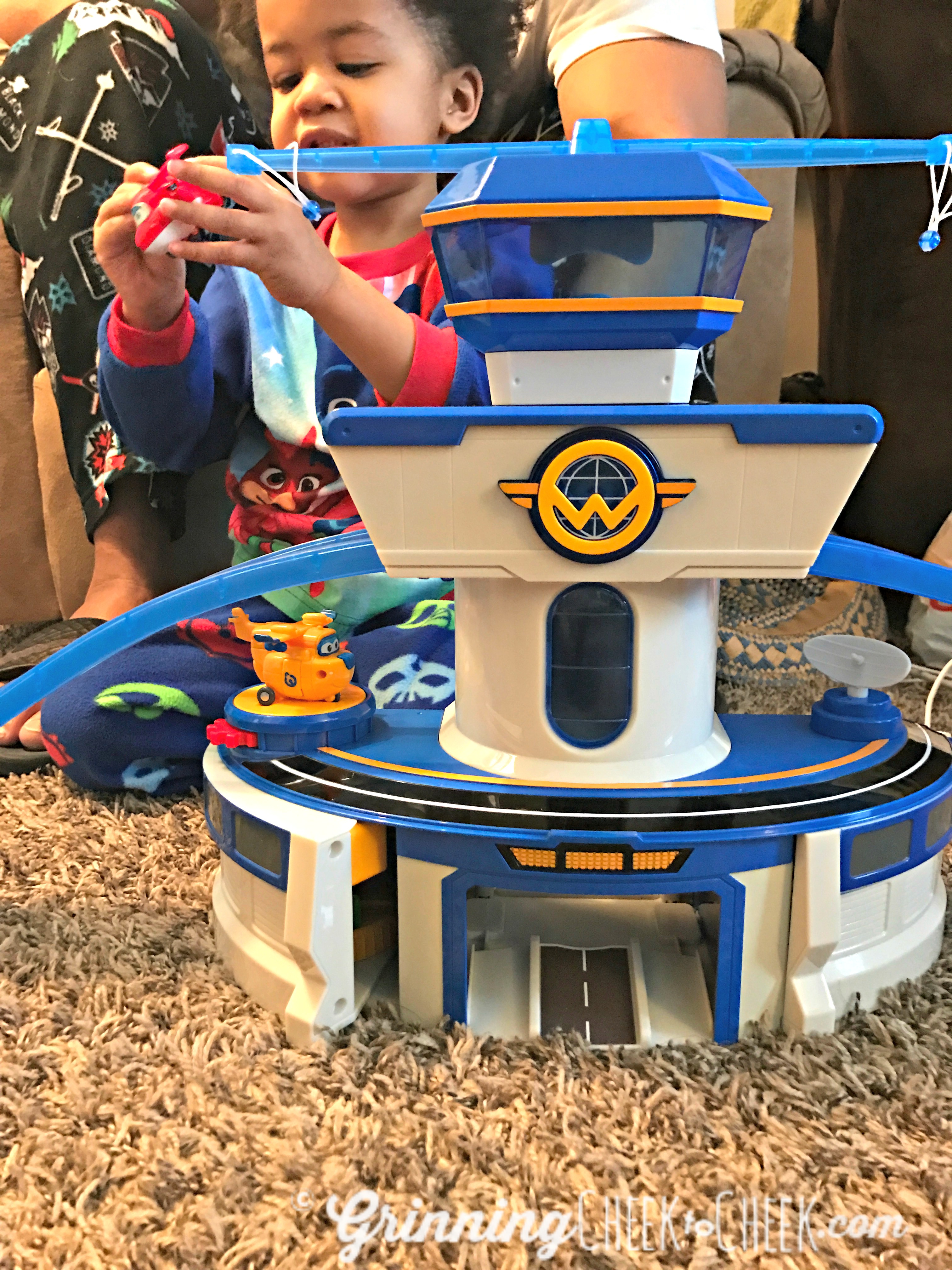 It’s Time to go Global with Super Wings – World Airport Toy Review #ad
