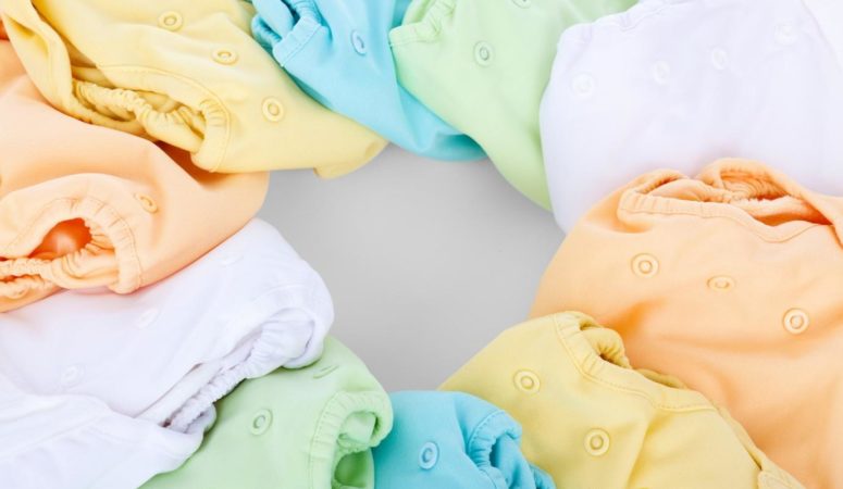 Cloth Diaper vs Disposable Diaper Who Wins