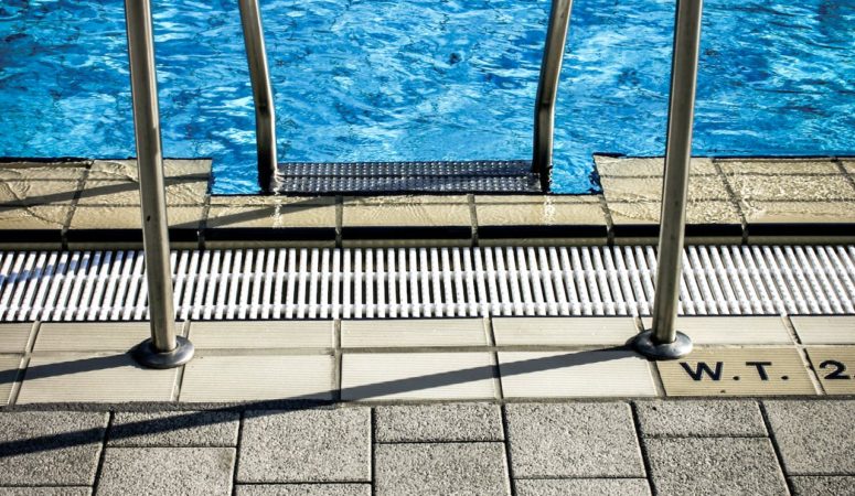 The Best Approach To Swimming Pool Tile Cleaning